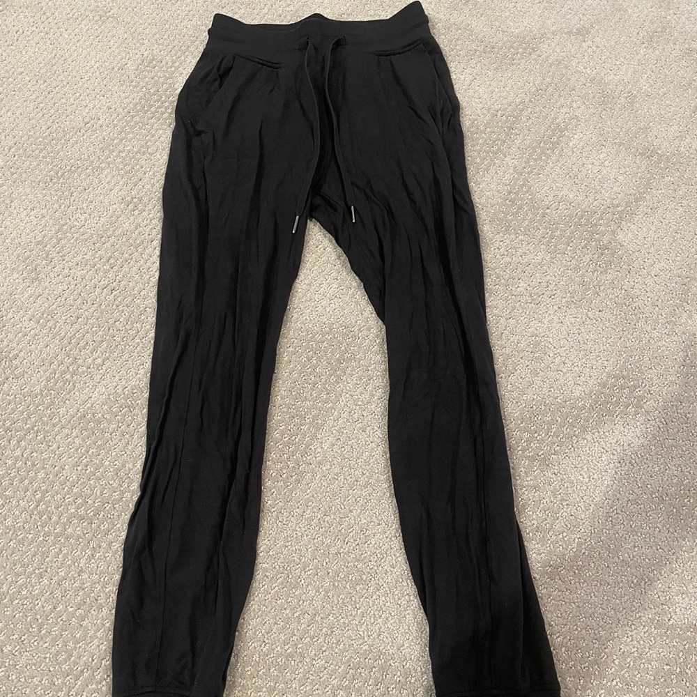 Black lululemon Ready to Rulu joggers